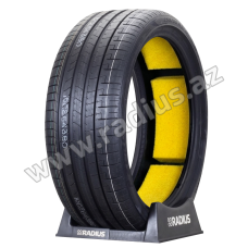 Pzero Luxury Saloon 255/35 R21